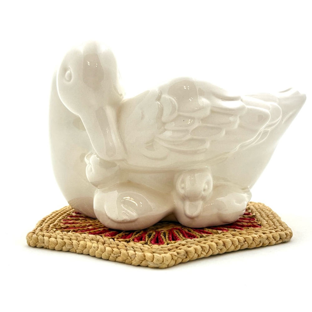 1984 Avon Mamma Duck and babies Ceramic Planter Decor